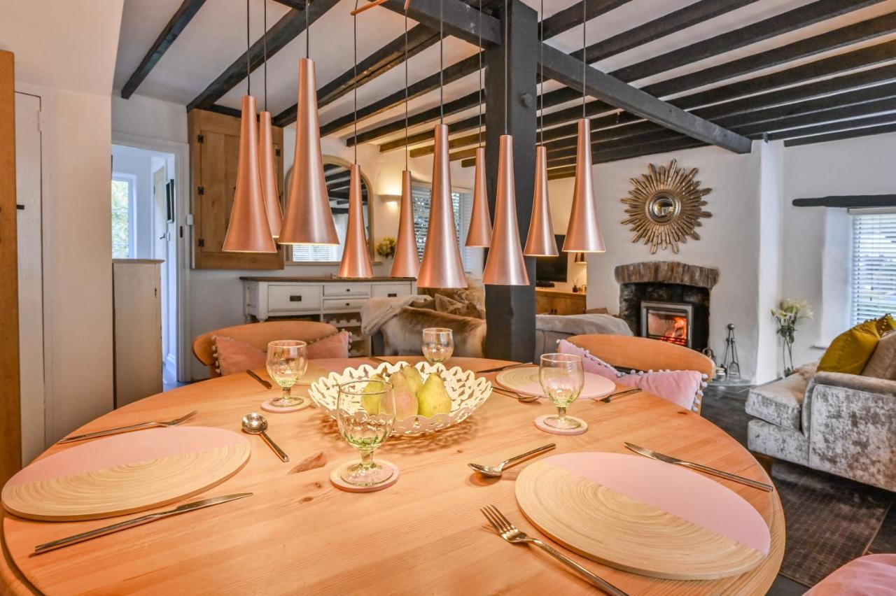 A Superb Bijou Retreat With Jacuzzi Near An Excellent Village Pub Yelverton Exterior photo