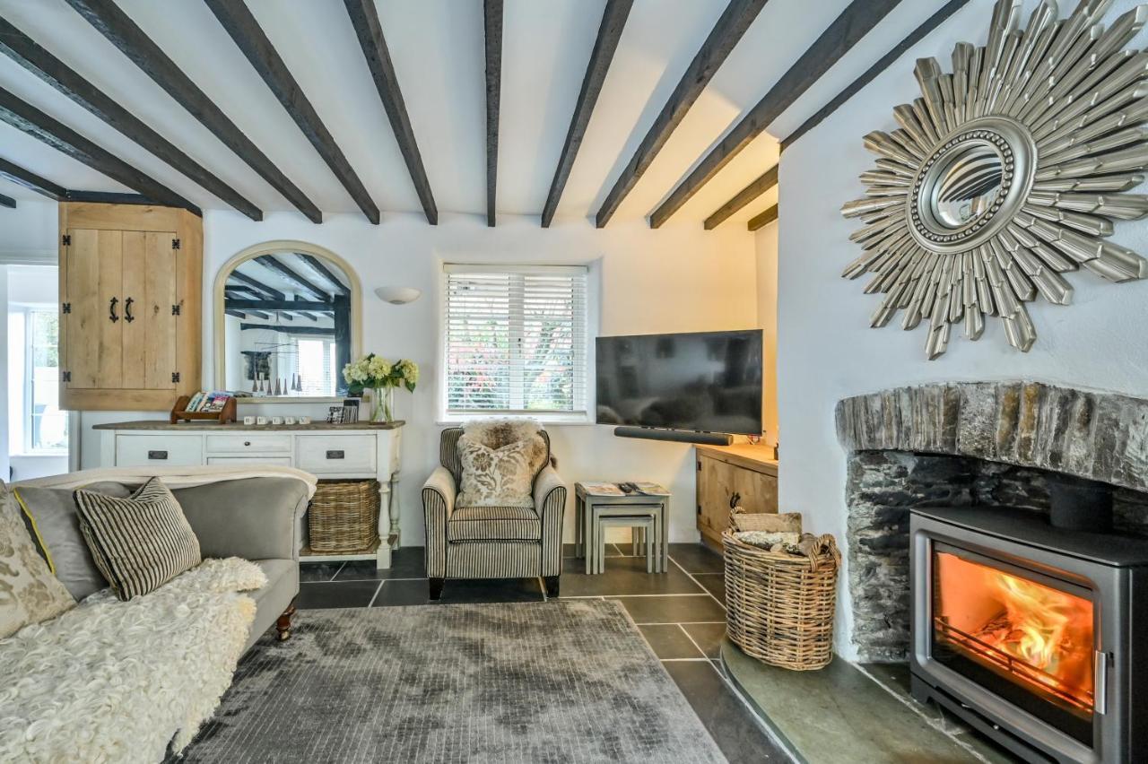 A Superb Bijou Retreat With Jacuzzi Near An Excellent Village Pub Yelverton Exterior photo