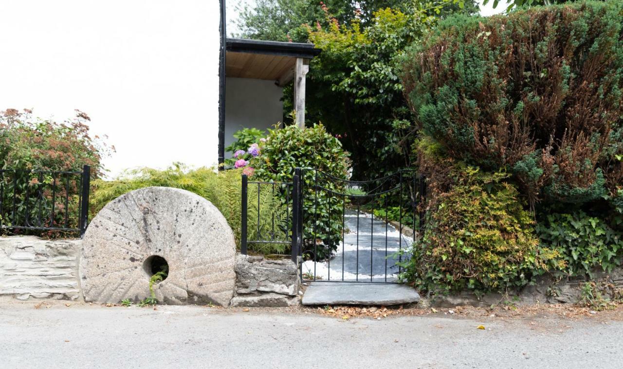 A Superb Bijou Retreat With Jacuzzi Near An Excellent Village Pub Yelverton Exterior photo